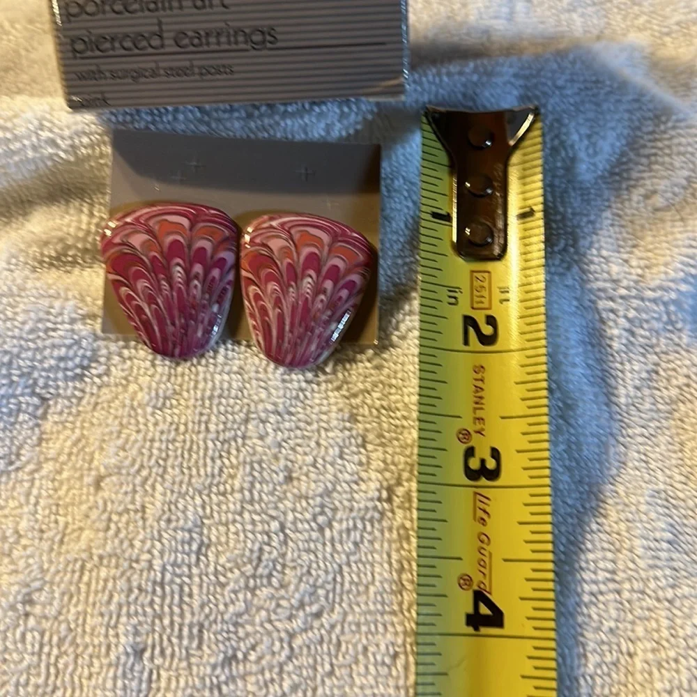 Avon 1991 Vintage Pink Porcelain Art pierced earrings